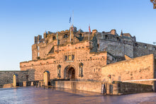 Load image into Gallery viewer, Golf and Whiskey in Edinburgh, Scotland for 4
