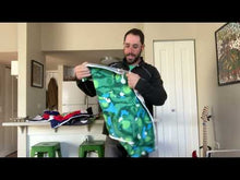 Load and play video in Gallery viewer, Sauce Golf Original Zip Towel
