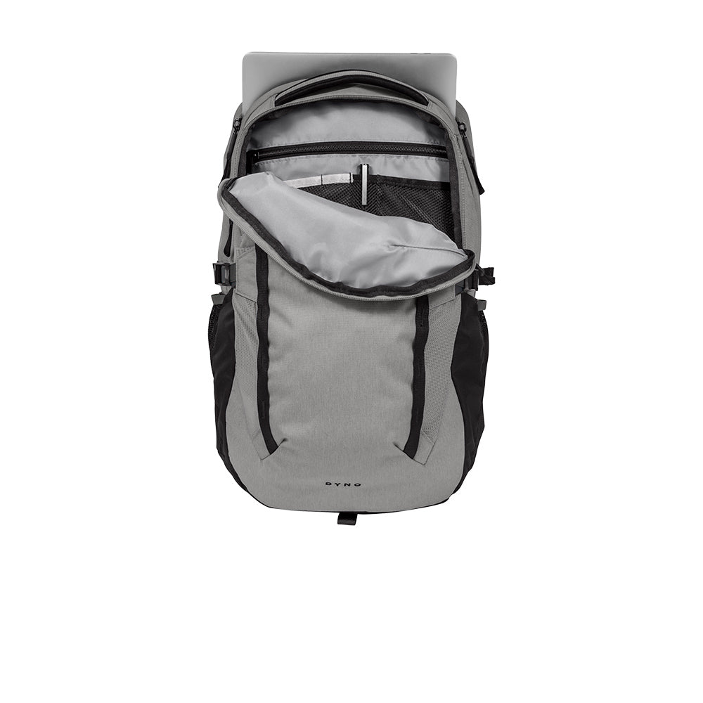 dyno north face backpack with pouch stands on its own for easy accessibility and has a sternum strap with whistle built into the buckle for additional safety. The North Face Dyno Backpack